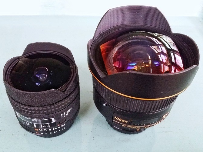 Nikon 16 мм f / 2,8 рыбий глаз (слева) и Nikon 14 мм f / 2,8 (справа) с корпусами камер Nikon D800